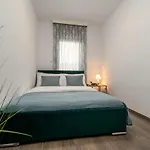 Nano, 4 Bedrooms, Jacuzzi, Heated Pool, Sea Views, Pebble 850m