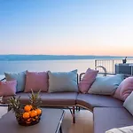 Nano, 4 Bedrooms, Jacuzzi, Heated Pool, Sea Views, Pebble 850m Вилла