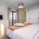 Nano, 4 Bedrooms, Jacuzzi, Heated Pool, Sea Views, Pebble 850m