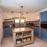 Nano, 4 Bedrooms, Jacuzzi, Heated Pool, Sea Views, Pebble 850m *