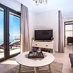 Вилла Nano, 4 Bedrooms, Jacuzzi, Heated Pool, Sea Views, Pebble 850m