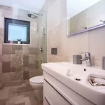 Nano, 4 Bedrooms, Jacuzzi, Heated Pool, Sea Views, Pebble 850m *