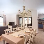 Nano, 4 Bedrooms, Jacuzzi, Heated Pool, Sea Views, Pebble 850m