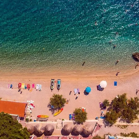 Nano, 4 Bedrooms, Jacuzzi, Heated Pool, Sea Views, Pebble 850m * Есенице