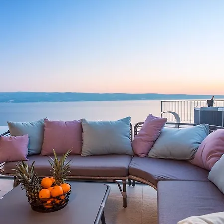 Nano, 4 Bedrooms, Jacuzzi, Heated Pool, Sea Views, Pebble 850m 빌라