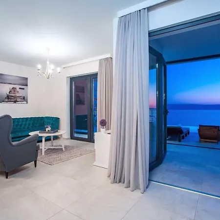 Nano, 4 Bedrooms, Jacuzzi, Heated Pool, Sea Views, Pebble 850m