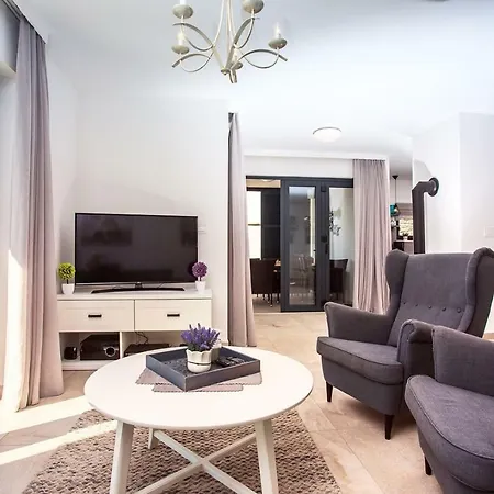 빌라 Nano, 4 Bedrooms, Jacuzzi, Heated Pool, Sea Views, Pebble 850m