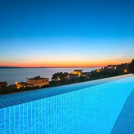 Nano, 4 Bedrooms, Jacuzzi, Heated Pool, Sea Views, Pebble 850m *