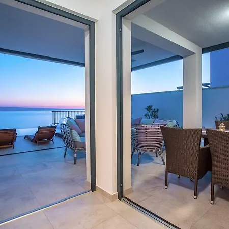 Nano, 4 Bedrooms, Jacuzzi, Heated Pool, Sea Views, Pebble 850m 예세니체