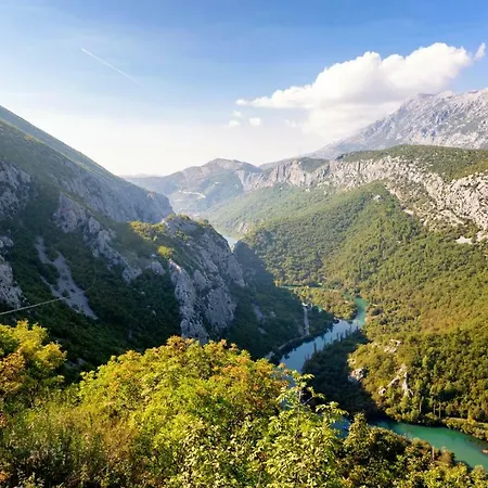 Nano, 4 Bedrooms, Jacuzzi, Heated Pool, Sea Views, Pebble 850m * Jesenice (Split-Dalmatia)
